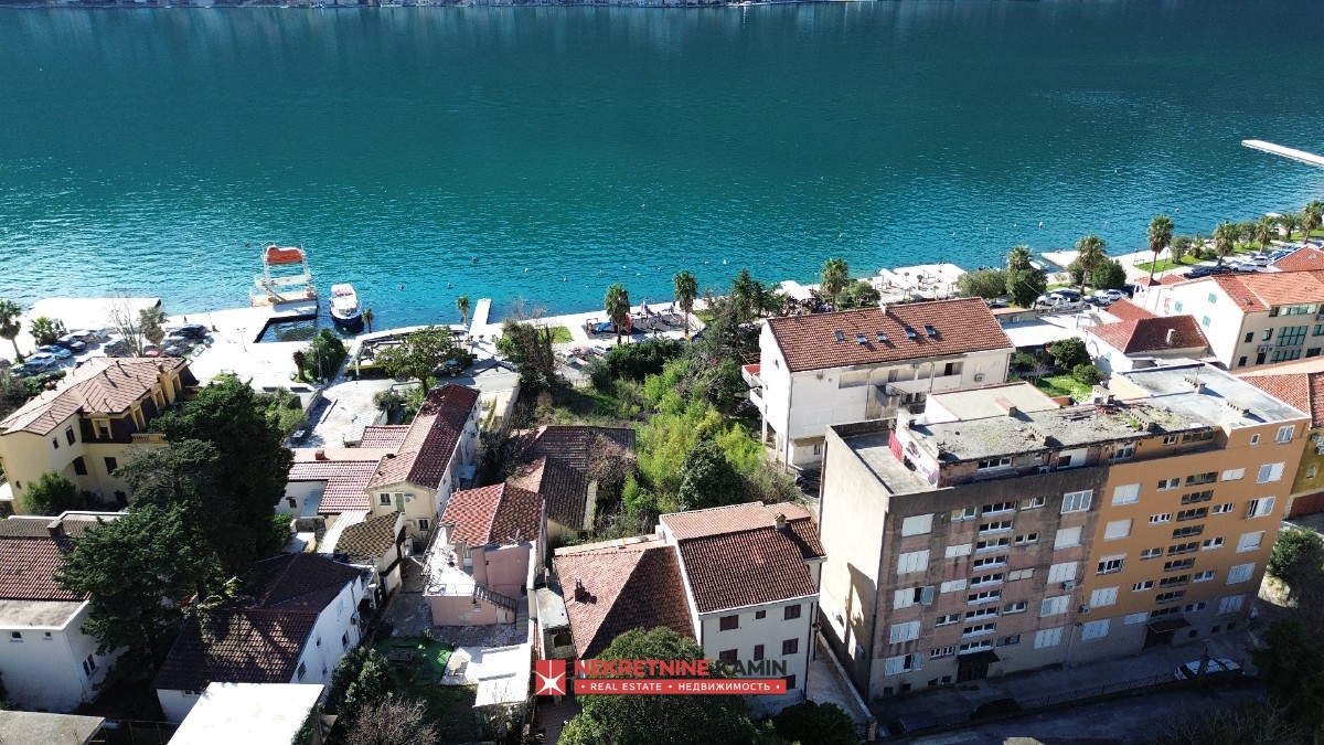 Kuća 100m od šetališta i mora, Kotor
